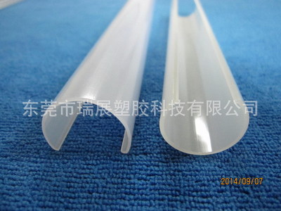 塑料異型材會變脆的原因是什么？